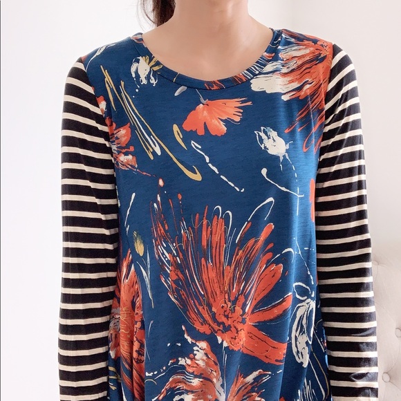 Contrast top with twisted hem blouse top - Picture 5 of 6